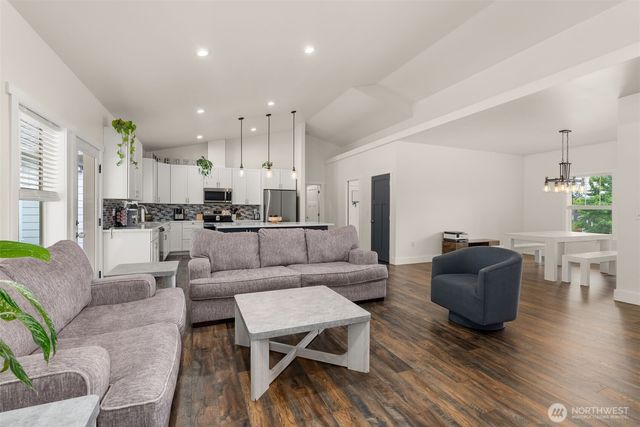 104 Sequoia Lane, Onalaska, WA 98570