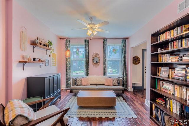 4147 Wyoming Street, St Louis, MO 63116