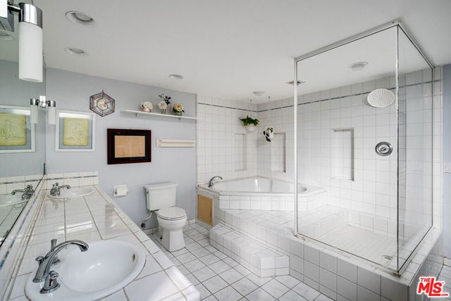 467 Canyon Vista Drive, Los Angeles, CA 90065