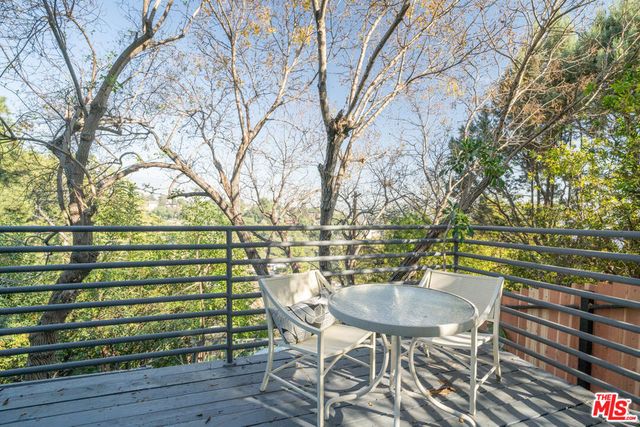 467 Canyon Vista Drive, Los Angeles, CA 90065