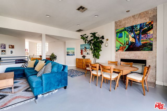 467 Canyon Vista Drive, Los Angeles, CA 90065