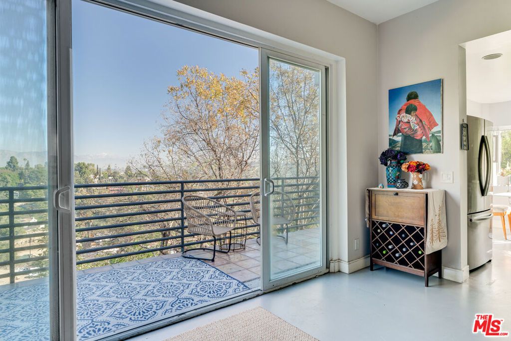 467 Canyon Vista Drive, Los Angeles, CA 90065