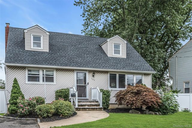 195 Nims Avenue, West Babylon, NY 11704