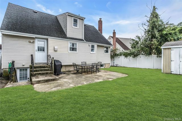 195 Nims Avenue, West Babylon, NY 11704