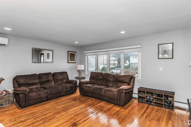 195 Nims Avenue, West Babylon, NY 11704