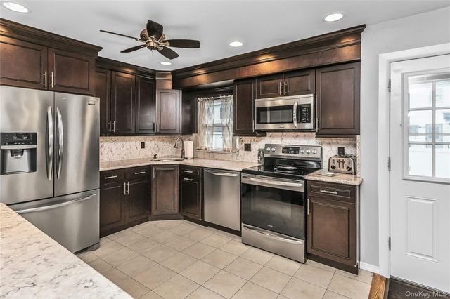 195 Nims Avenue, West Babylon, NY 11704