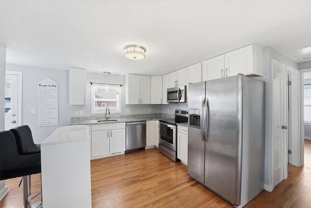 54 Shaw Park Ave, Chicopee, MA 01013