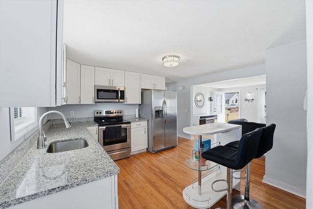 54 Shaw Park Ave, Chicopee, MA 01013