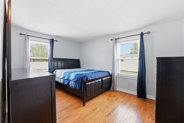 54 Shaw Park Ave, Chicopee, MA 01013