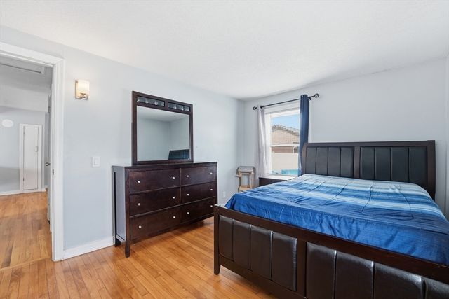 54 Shaw Park Ave, Chicopee, MA 01013