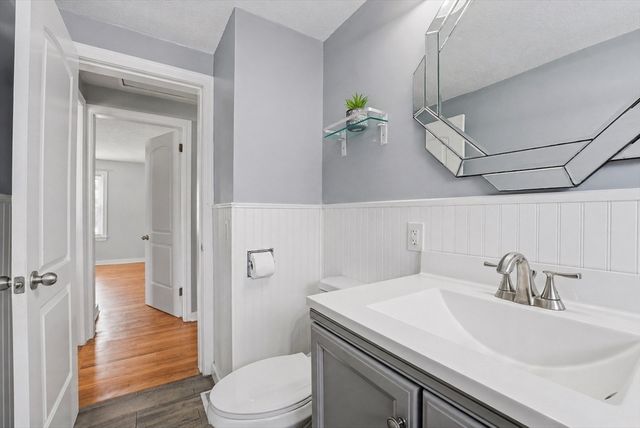 54 Shaw Park Ave, Chicopee, MA 01013