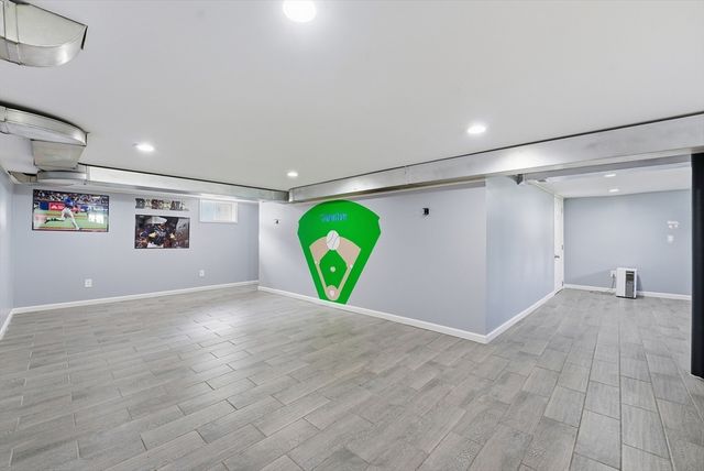 54 Shaw Park Ave, Chicopee, MA 01013