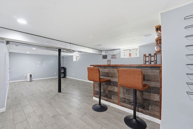 54 Shaw Park Ave, Chicopee, MA 01013