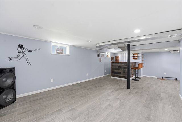 54 Shaw Park Ave, Chicopee, MA 01013
