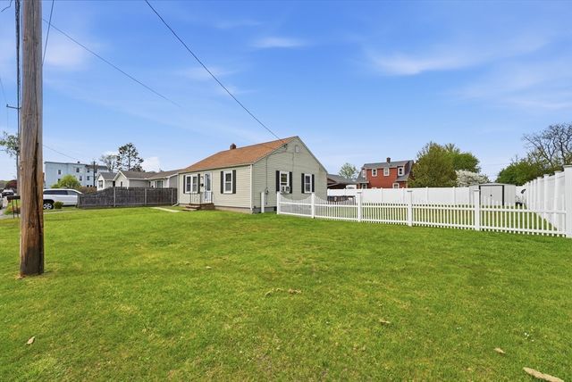 54 Shaw Park Ave, Chicopee, MA 01013
