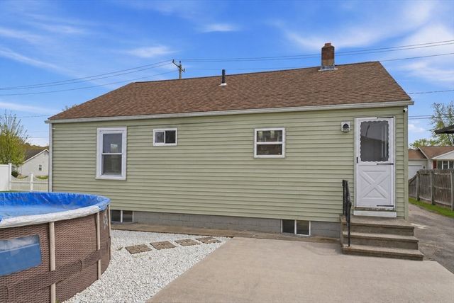 54 Shaw Park Ave, Chicopee, MA 01013