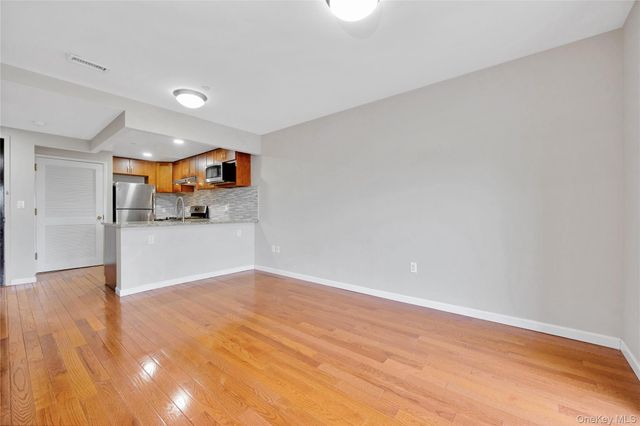 172-18 Jamaica Avenue 5D, Jamaica, NY 11432