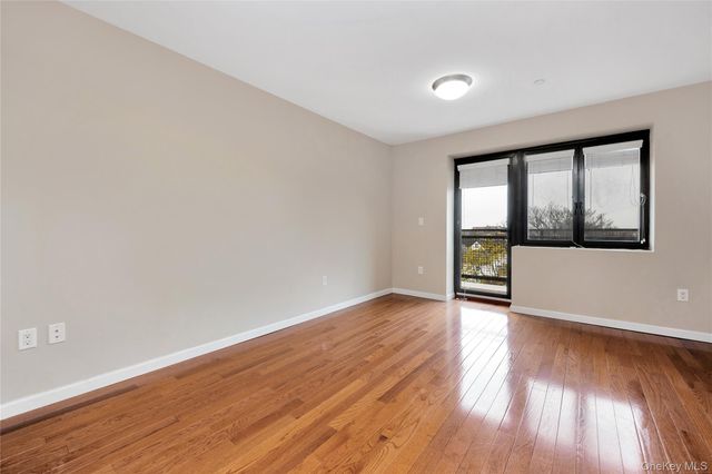 172-18 Jamaica Avenue 5D, Jamaica, NY 11432