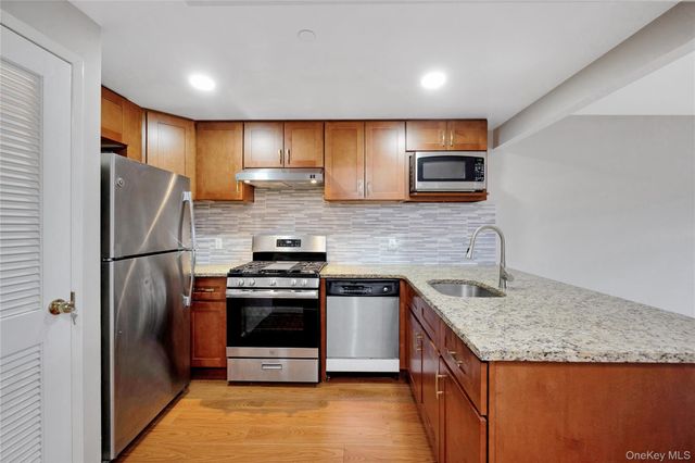 172-18 Jamaica Avenue 5D, Jamaica, NY 11432