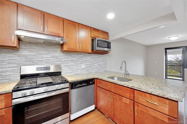 172-18 Jamaica Avenue 5D, Jamaica, NY 11432