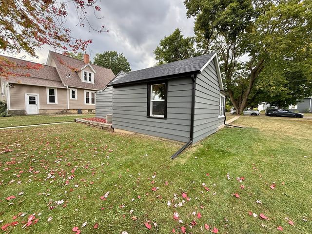 503 S 3rd Street, Oregon, IL 61061