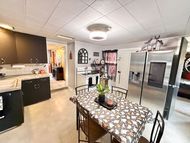 503 S 3rd Street, Oregon, IL 61061