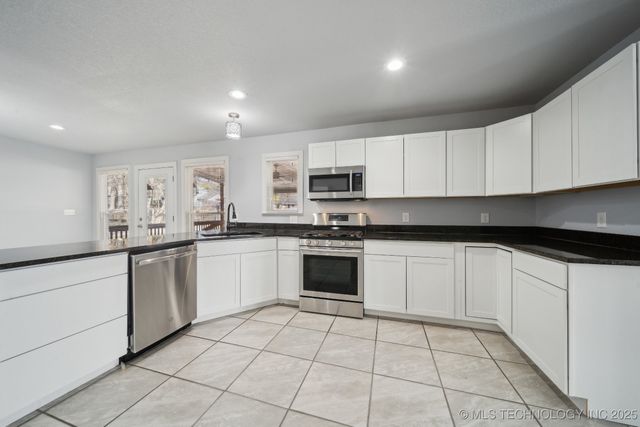 13433 S 125th East Avenue, Broken Arrow, OK 74011