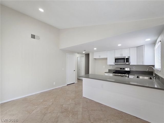 908 Coral Isle Way, Las Vegas, NV 89108