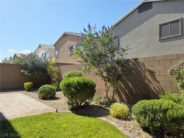 908 Coral Isle Way, Las Vegas, NV 89108