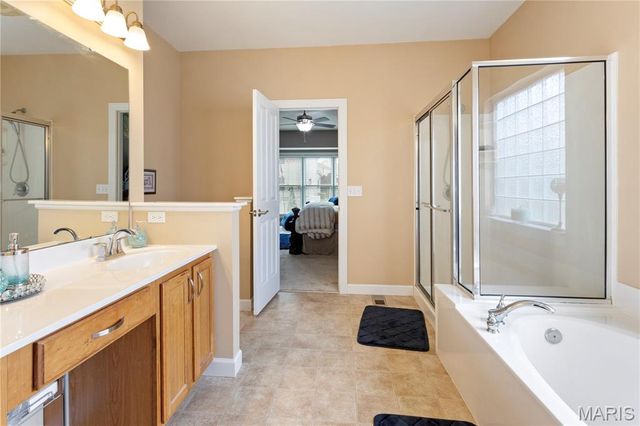 28 Twinleaf Court, St Peters, MO 63376