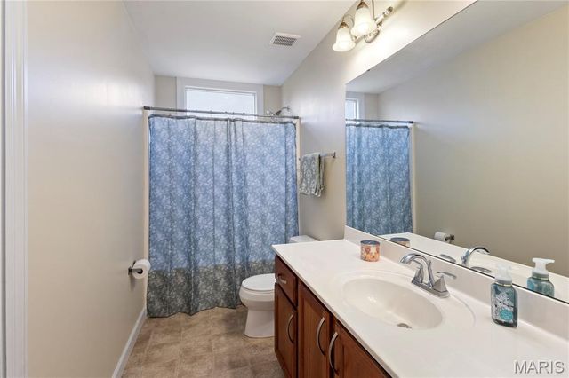 28 Twinleaf Court, St Peters, MO 63376