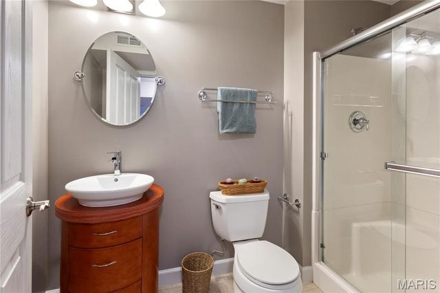 28 Twinleaf Court, St Peters, MO 63376