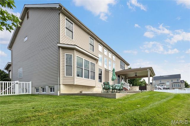 28 Twinleaf Court, St Peters, MO 63376