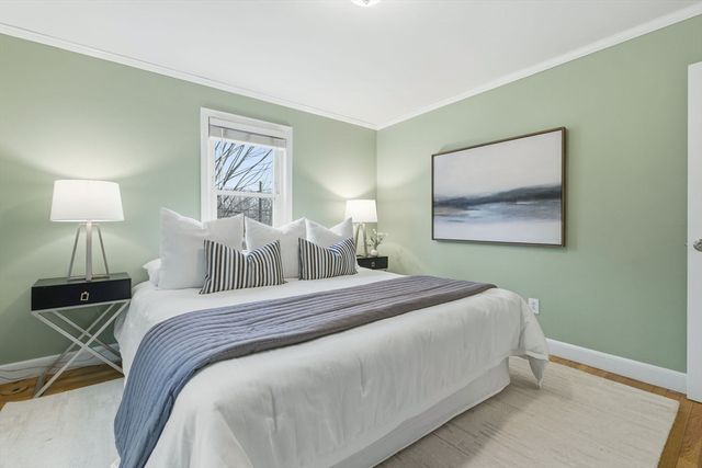 5 Baker St, Boston, MA 02132