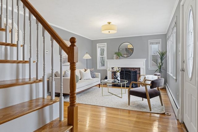 5 Baker St, Boston, MA 02132