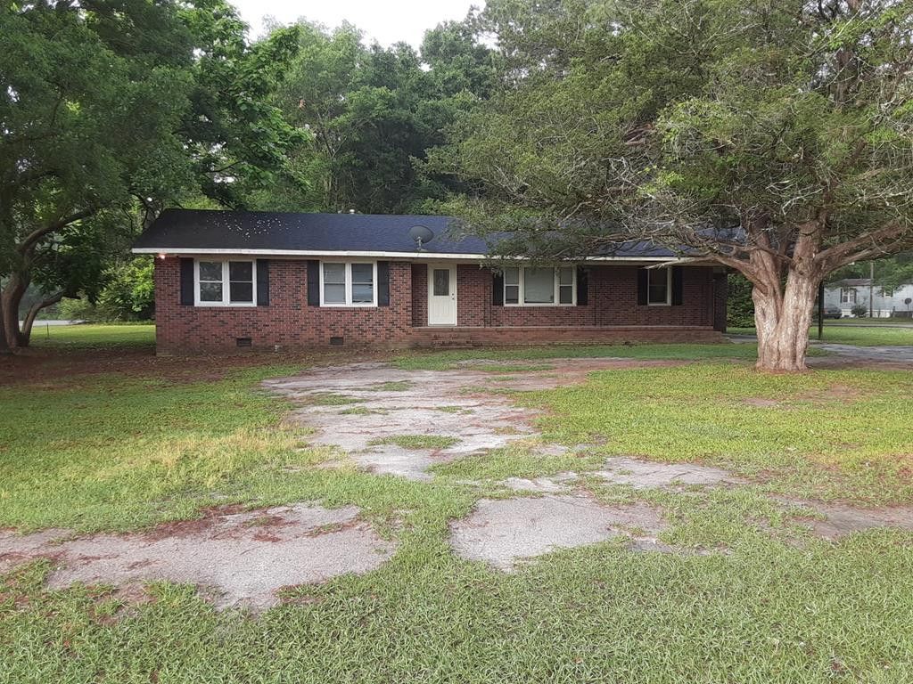 557 Hesseman Avenue, Holly Hill, SC 29059