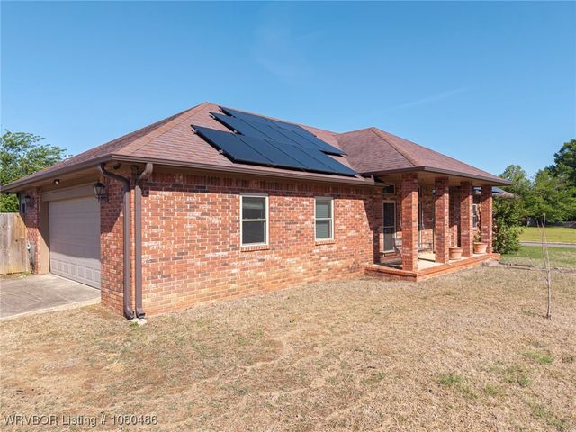 516 Loop West, Roland, OK 74954