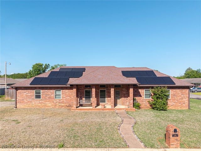 516 Loop West, Roland, OK 74954
