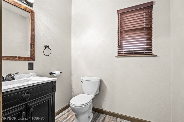 516 Loop West, Roland, OK 74954