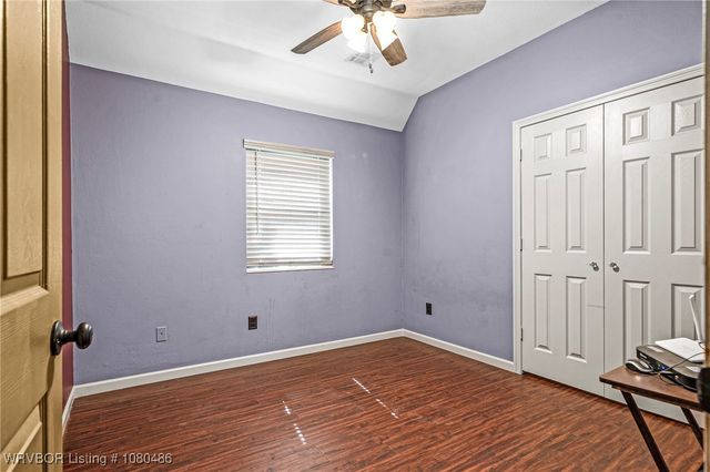 516 Loop West, Roland, OK 74954