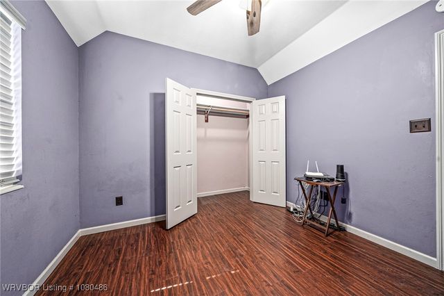 516 Loop West, Roland, OK 74954