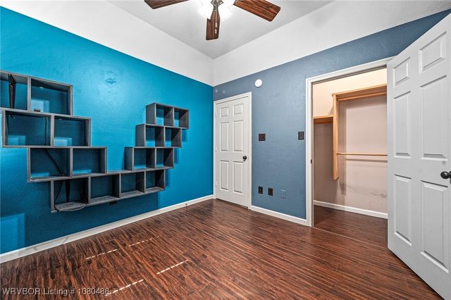 516 Loop West, Roland, OK 74954