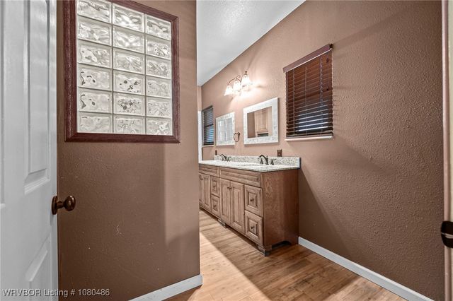 516 Loop West, Roland, OK 74954