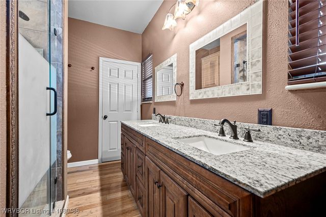 516 Loop West, Roland, OK 74954