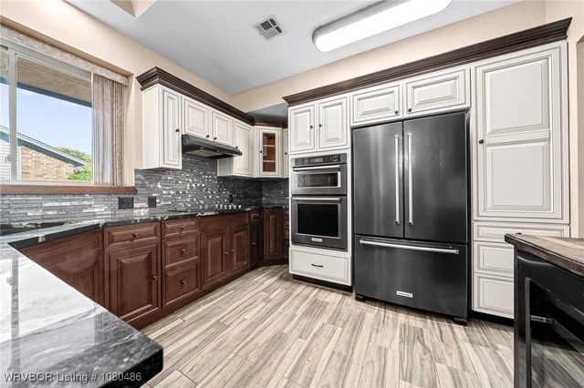 516 Loop West, Roland, OK 74954