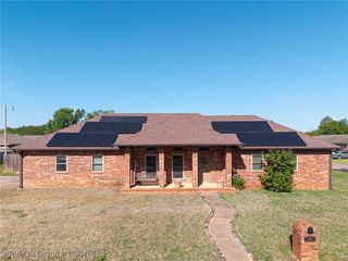 516 Loop West, Roland, OK 74954