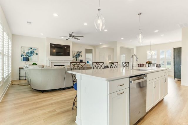 5484 Abbe Wood Drive, Newburgh, IN 47630