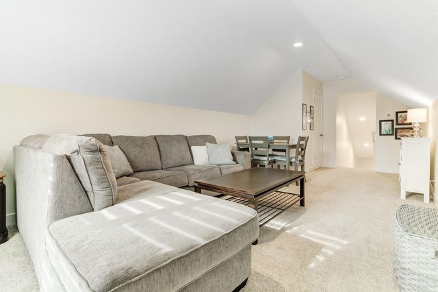 5484 Abbe Wood Drive, Newburgh, IN 47630