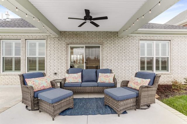 5484 Abbe Wood Drive, Newburgh, IN 47630