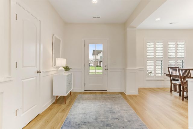 5484 Abbe Wood Drive, Newburgh, IN 47630